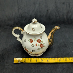 Trimont Ware Miniature Porcelain Teapot (Red Floral and Heavy Gold Gilt), Circa 1950 🇯🇵✨⚜️