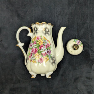 Lefton China Demitasse Pot (Footed Rococo Revival Pink Roses #1077), Circa 1960s 👑🌹🇯🇵