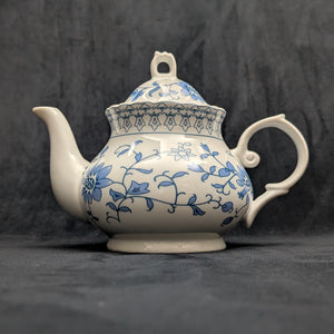 Unattributed Blue and White Teapot (Embossed Geometric Band and Chinoiserie Floral), Circa 1970s 💙🤍☕️