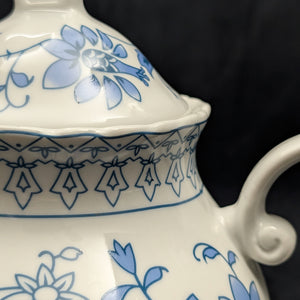 Unattributed Blue and White Teapot (Embossed Geometric Band and Chinoiserie Floral), Circa 1970s 💙🤍☕️