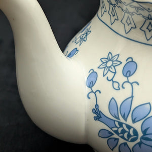 Unattributed Blue and White Teapot (Embossed Geometric Band and Chinoiserie Floral), Circa 1970s 💙🤍☕️