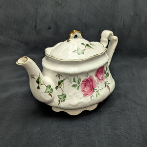Vintage Arthur Wood English Rose Teapot (Staffordshire, England) 🇬🇧🌹❤️