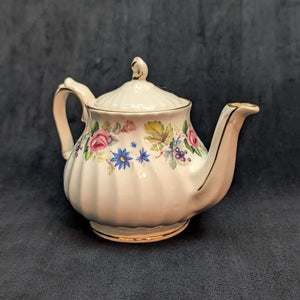 Vintage Sadler Swirl Teapot with Fruit & Floral Pattern (Made in England) 🇬🇧🌸🍇