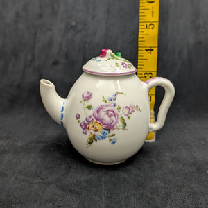 Miniature V&A Museum "Mennecy" Teapot (Franklin Mint, Made in Japan) 🇫🇷🌸🇯🇵