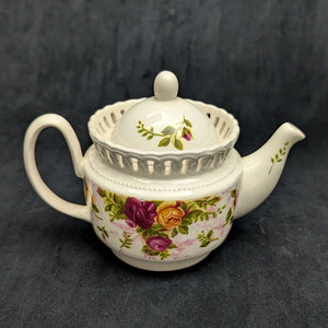 Vintage Pierced Lattice Teapot/Tea Cozy Warmer (Royal Albert Style Roses) 🌹🧺✨