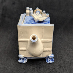 Miniature Blue & White Figural Teapot (Cabinet/Dresser Novelty) 💙🗄️📚