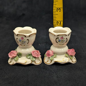 Paar Miniatur-Kerzenhalter aus Porzellan im Dresdner Stil (rosa Rosen &amp; Goldverzierungen) 🌹🕯️🇩🇪