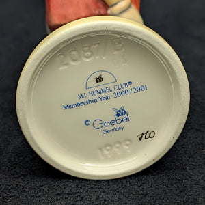 Hummel-Figur Nr. 2087/B „Ehrenschülerin“ (Goebel, Club-Exklusiv) 🇩🇪👦📚