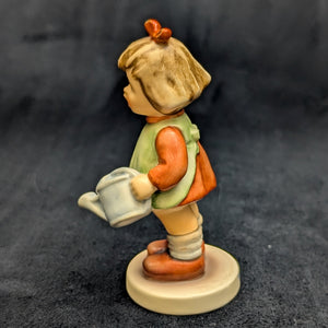 Hummel Figurine #729 "Nature's Gift" (Goebel, Club Exclusive) 🇩🇪👧💧