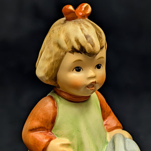 Hummel Figurine #729 "Nature's Gift" (Goebel, Club Exclusive) 🇩🇪👧💧