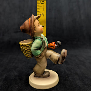 Vintage Hummel Figurine #79 "Globe Trotter" (Goebel, W. Germany) 🇩🇪🚶‍♂️🧺